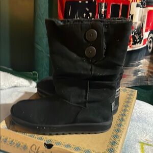 Black Button-Accent Boots